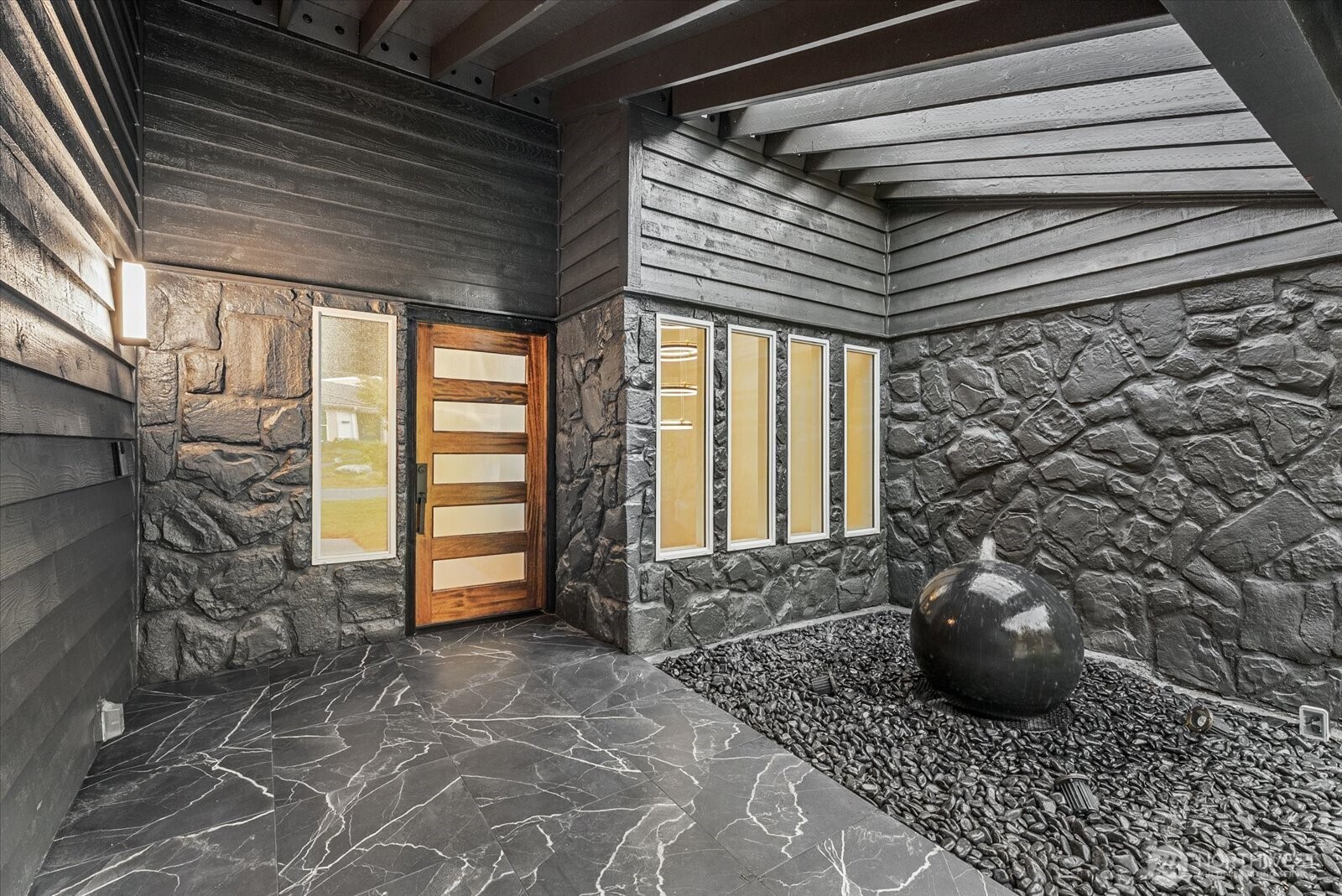17037 154th Place Property Photo 3