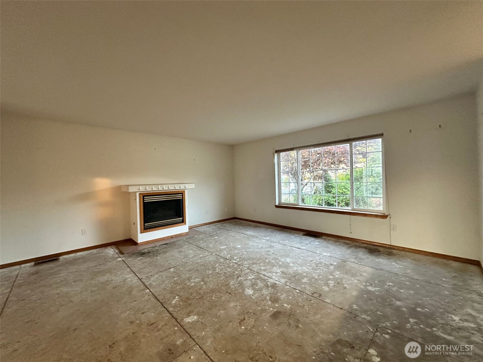 2111 Laurel St Property Photo 4