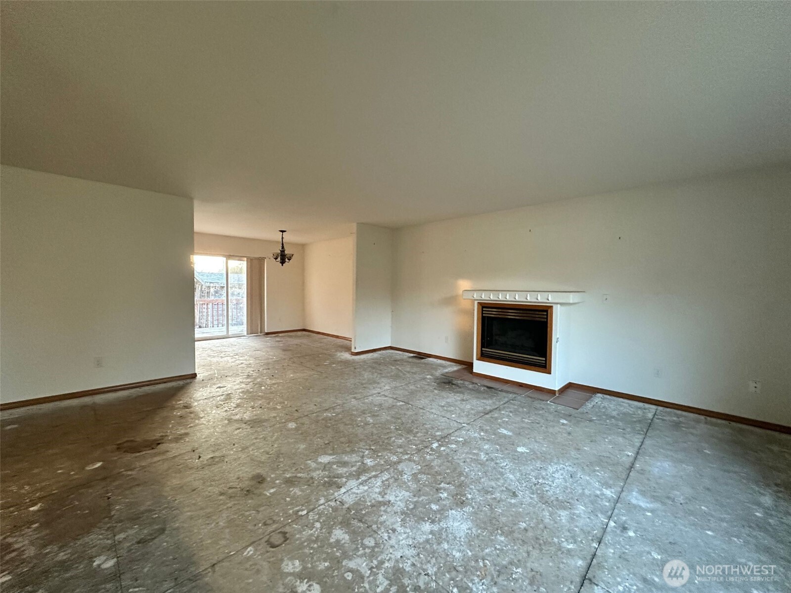 2111 Laurel St Property Photo 5