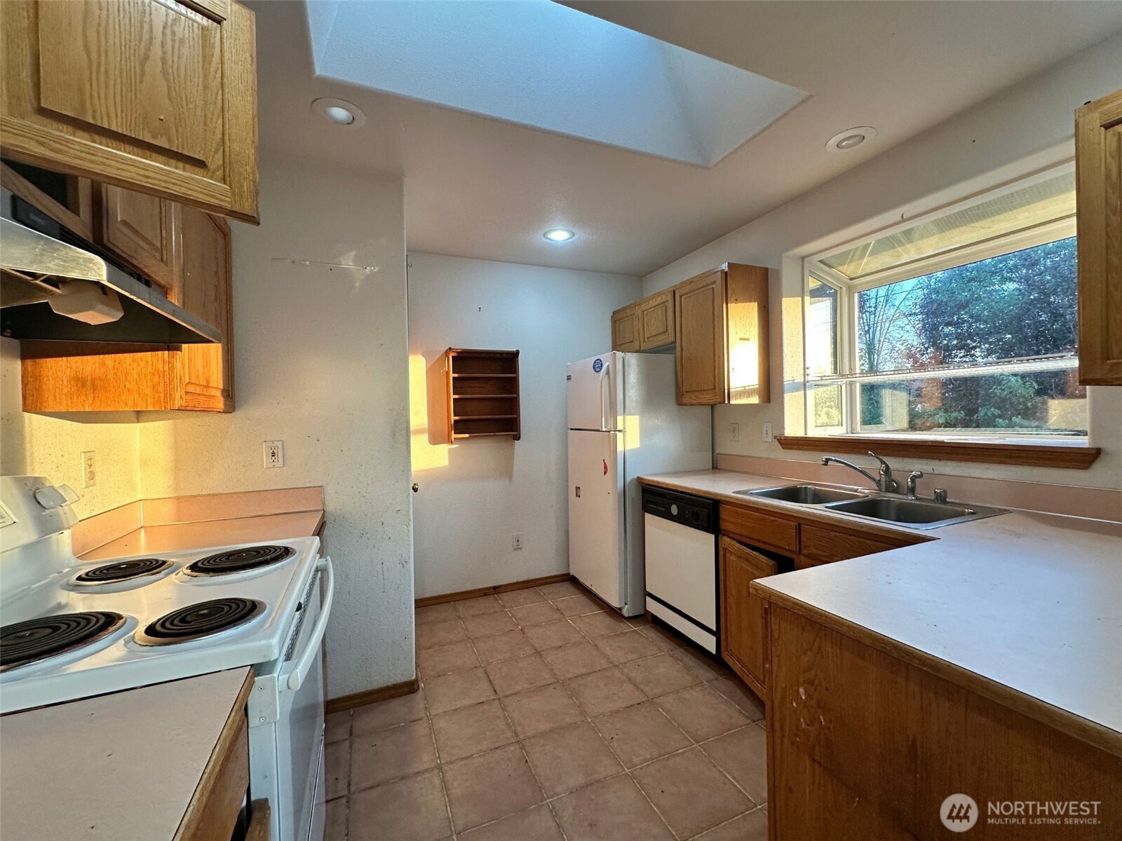 2111 Laurel St Property Photo 7
