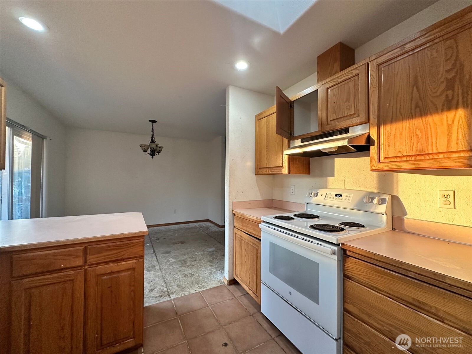 2111 Laurel St Property Photo 8