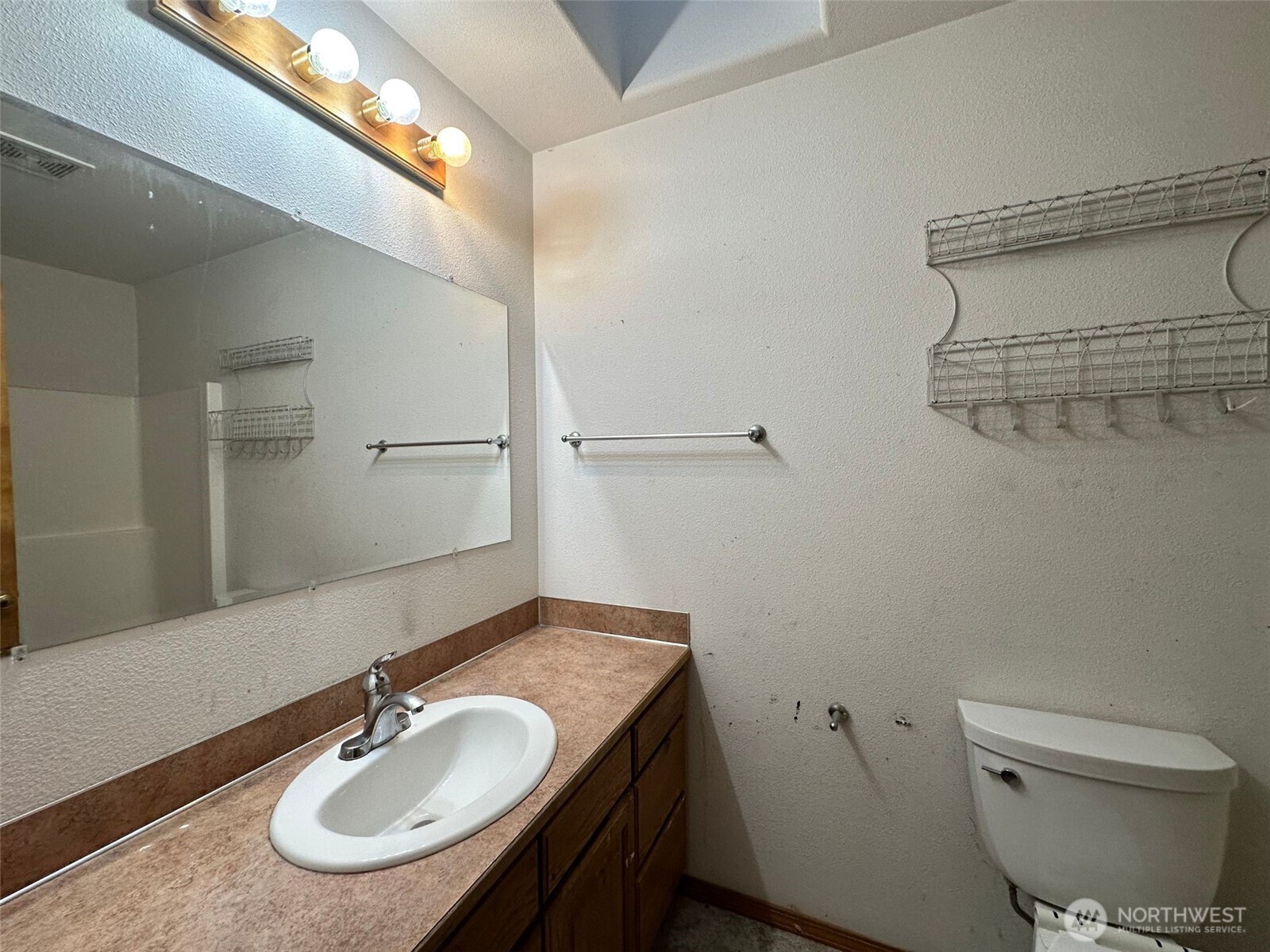 2111 Laurel St Property Photo 9