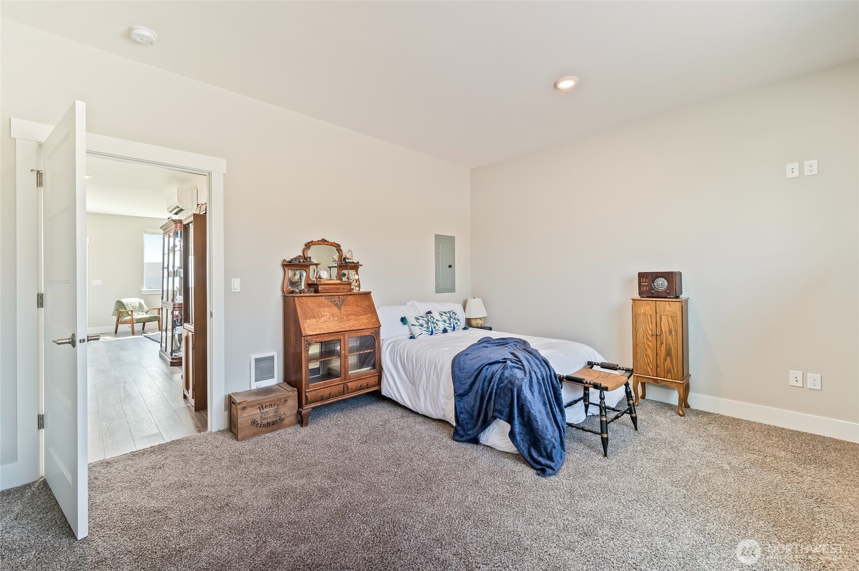 28 13th Street Property Photo 33