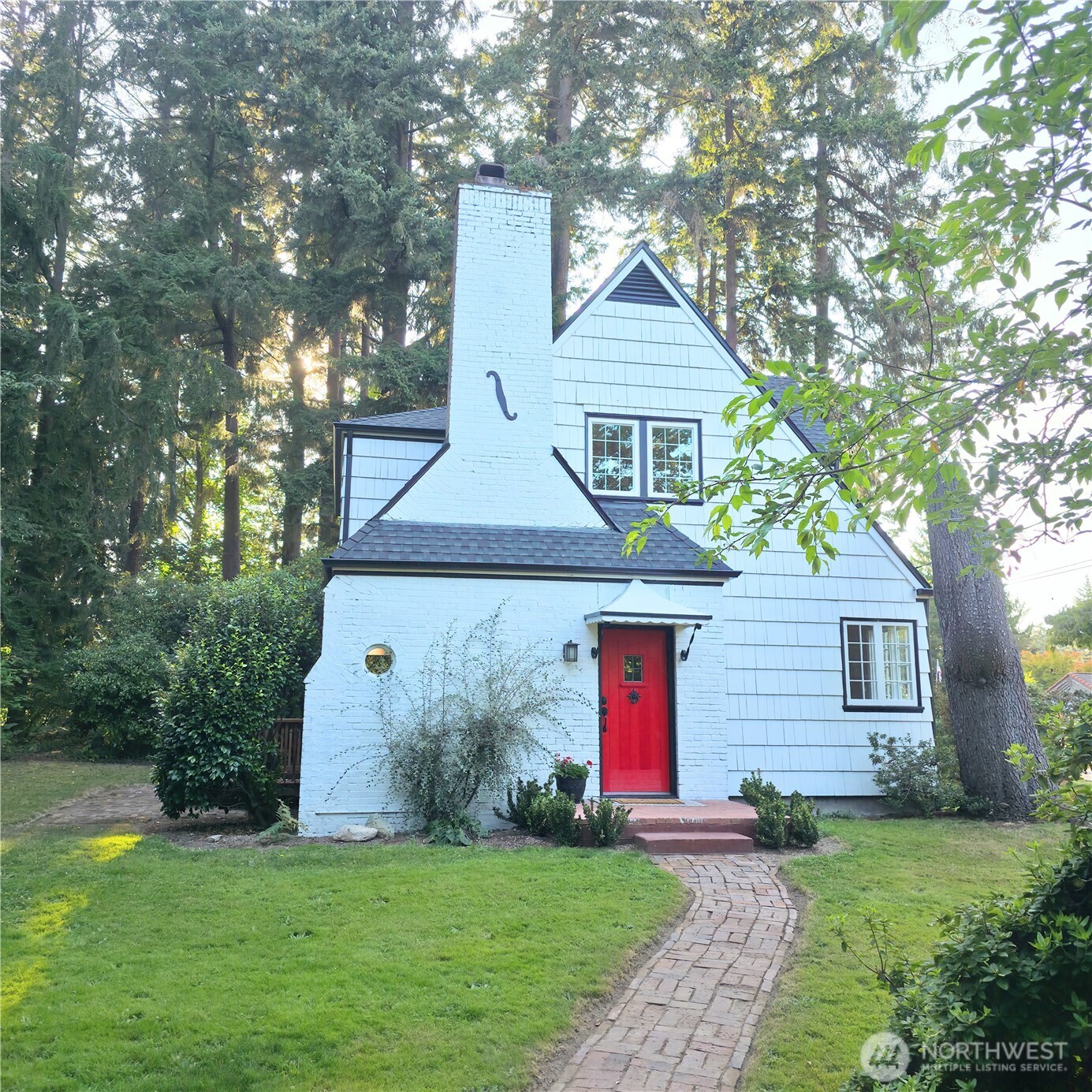 9424 E E Street Property Photo 1