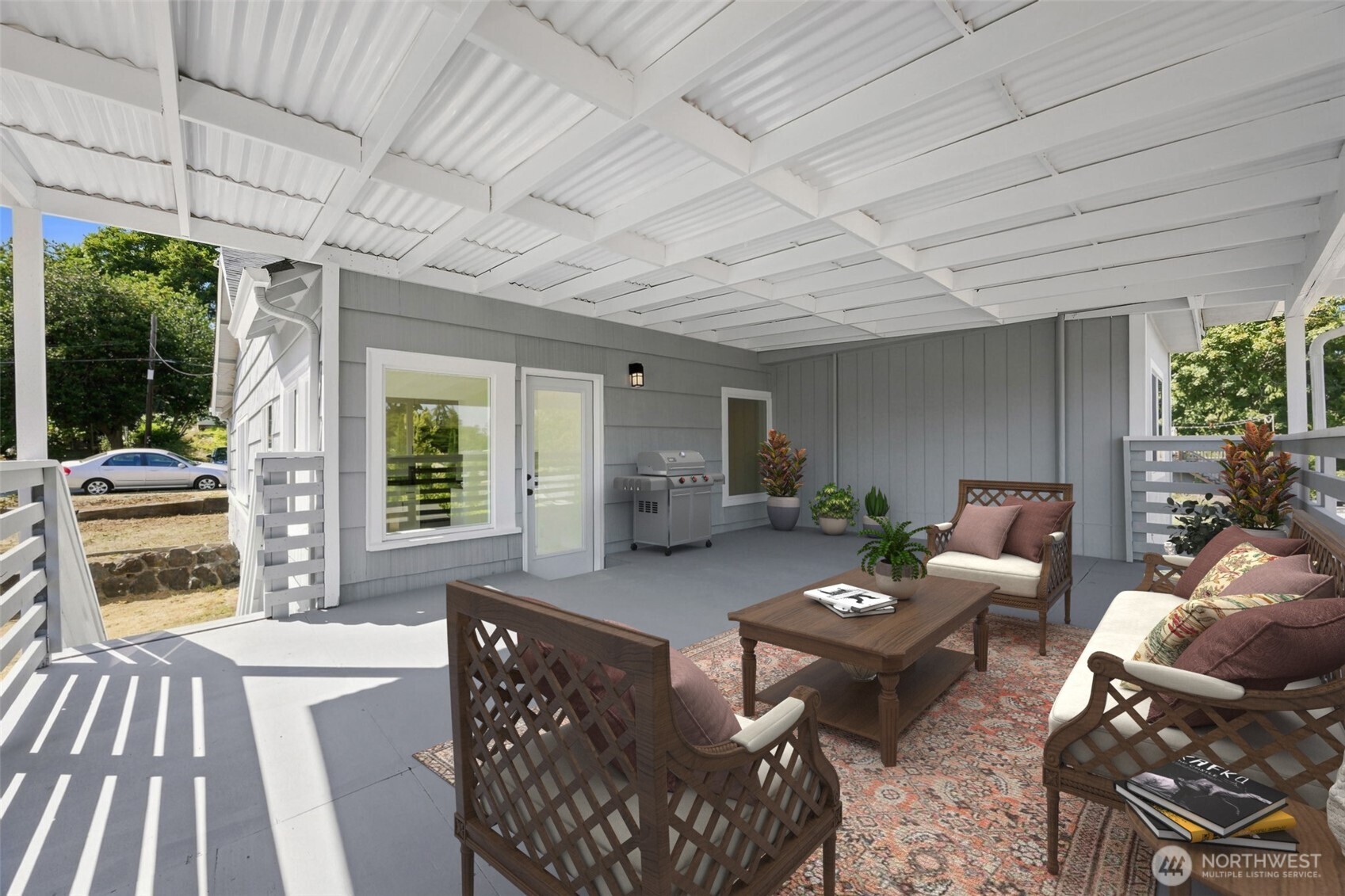 1116 N Lafayette Street Property Photo 4