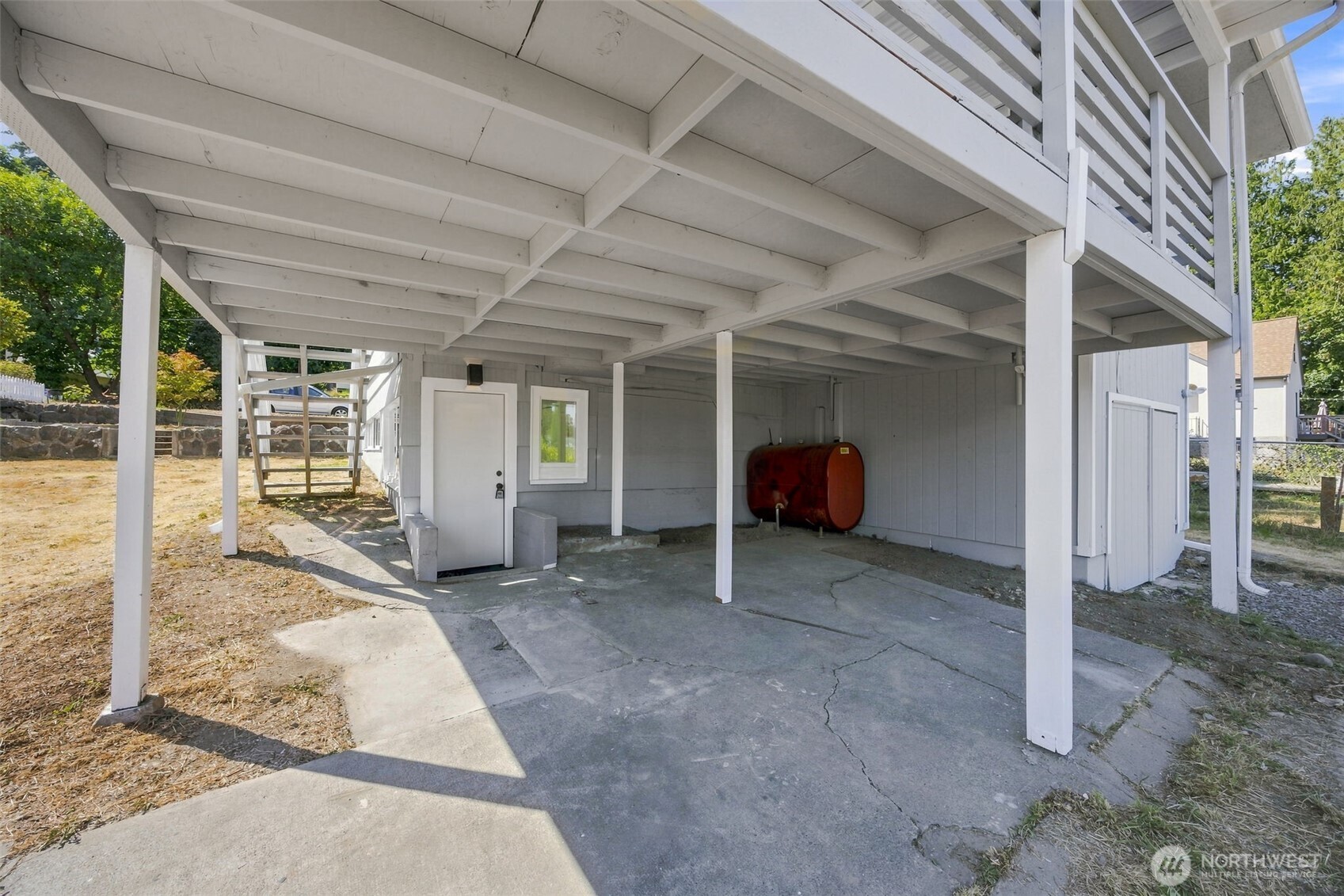 1116 N Lafayette Street Property Photo 5