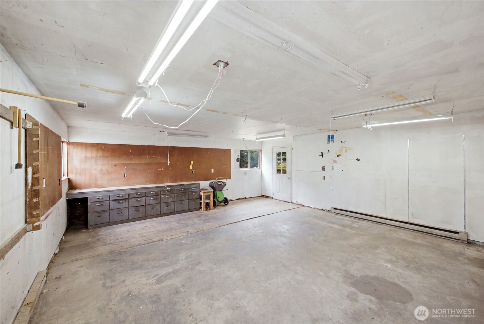 9854 Occidental Avenue Property Photo 31