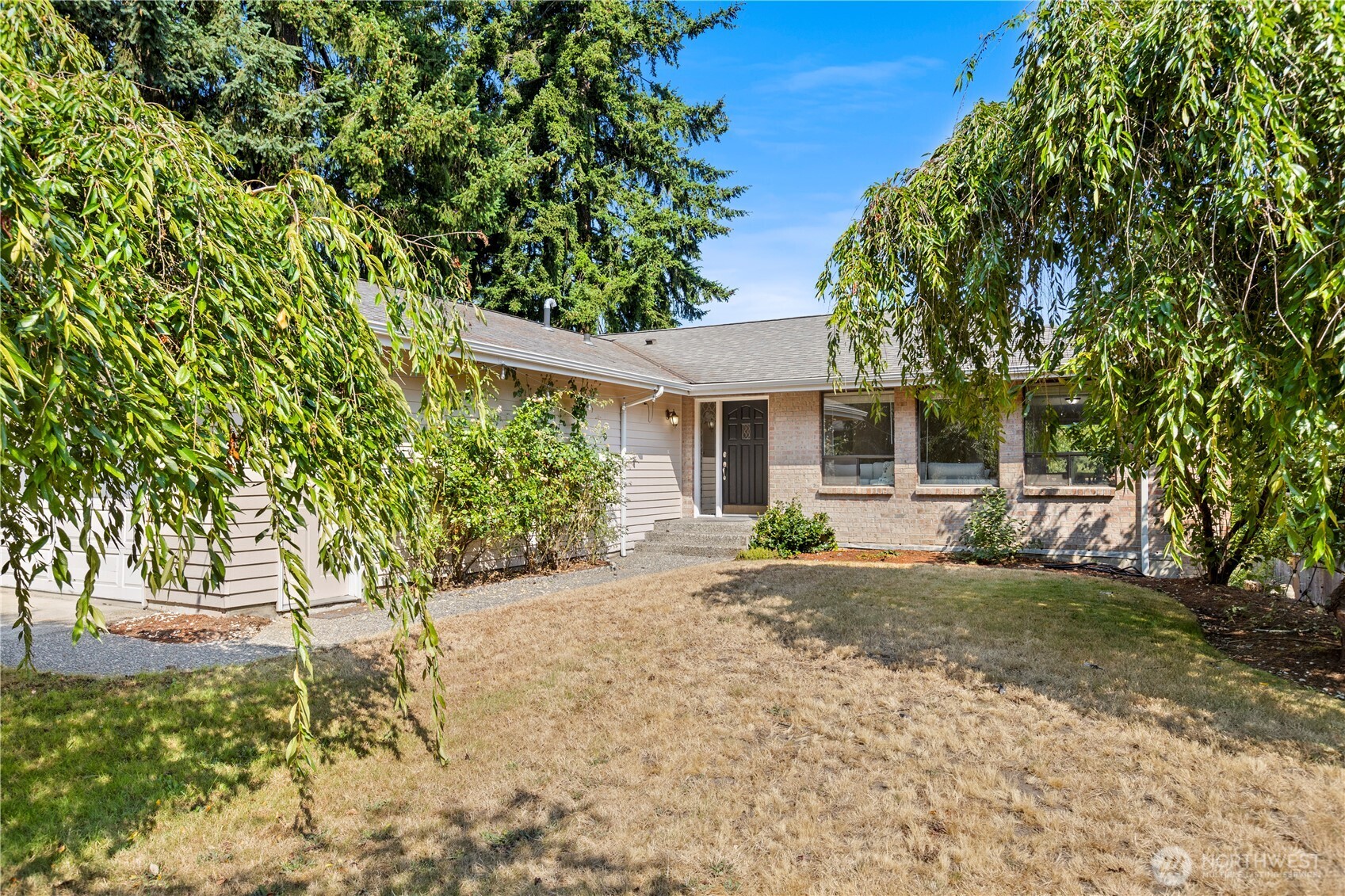 1123 E Hemlock Street Property Photo 1