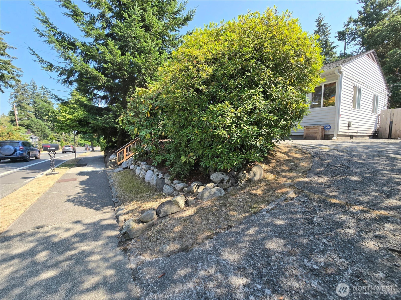 1311 N 155th Street Property Photo 6