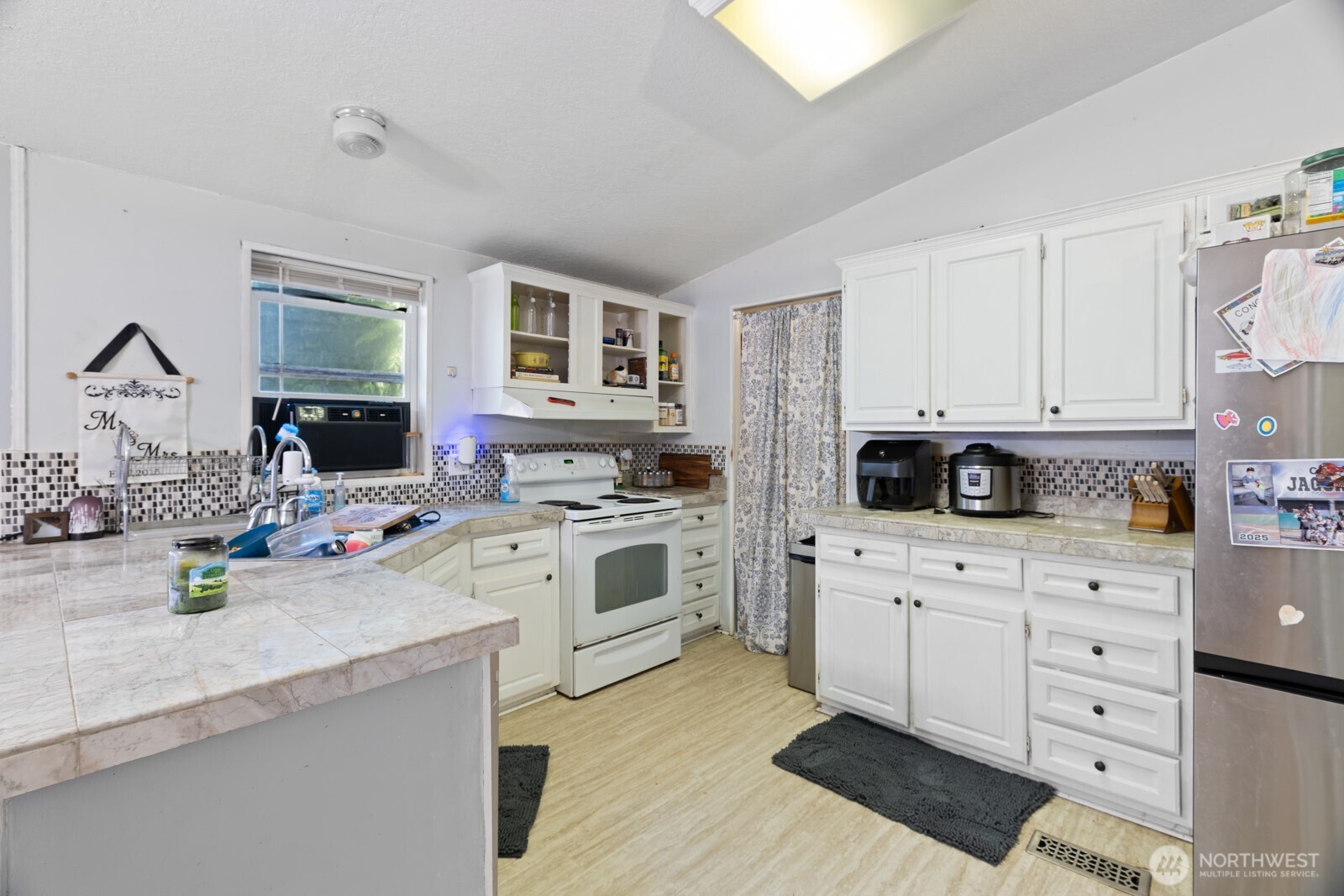 41971 Cedar Street Property Photo 12