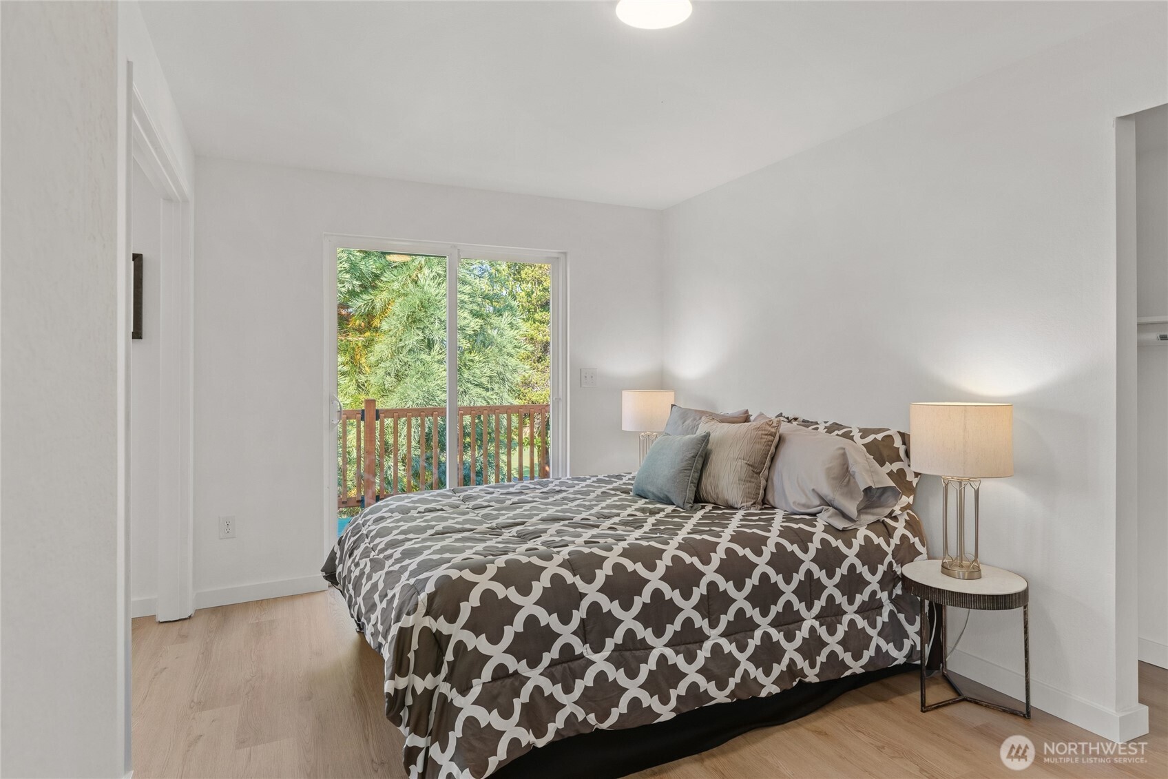 9122 11th Place Property Photo 16