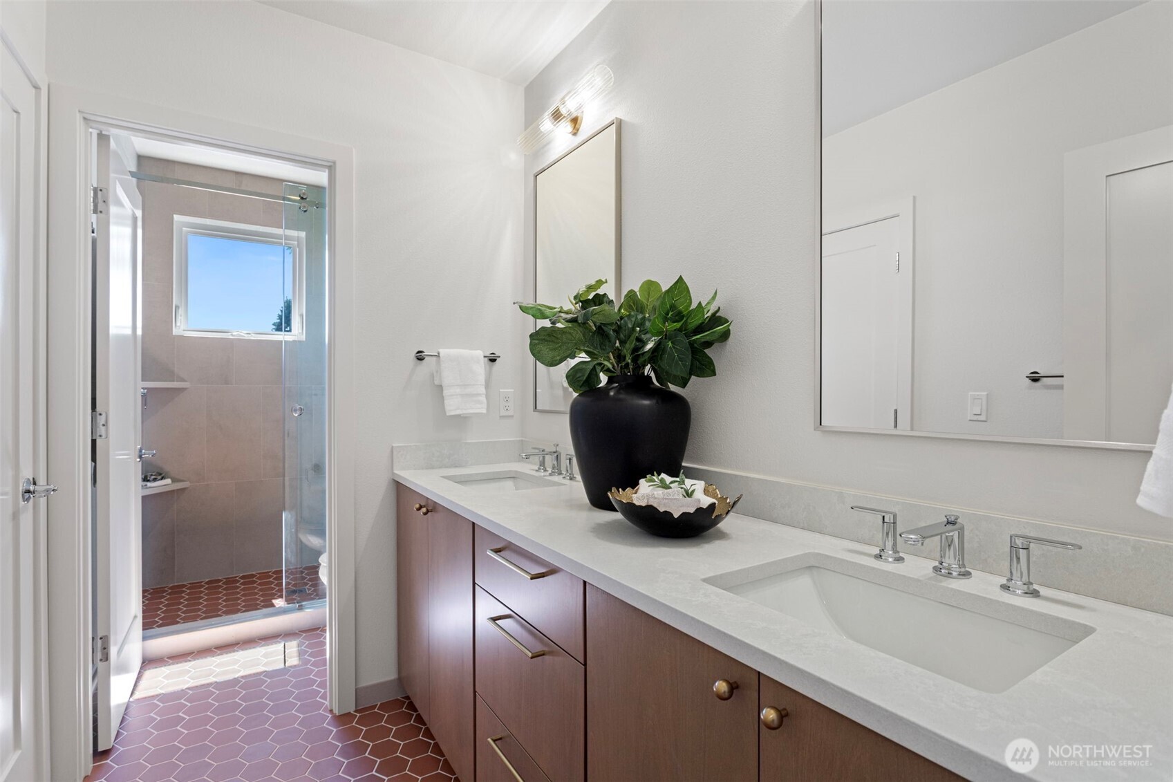 8037 Wallingford Avenue Property Photo 24