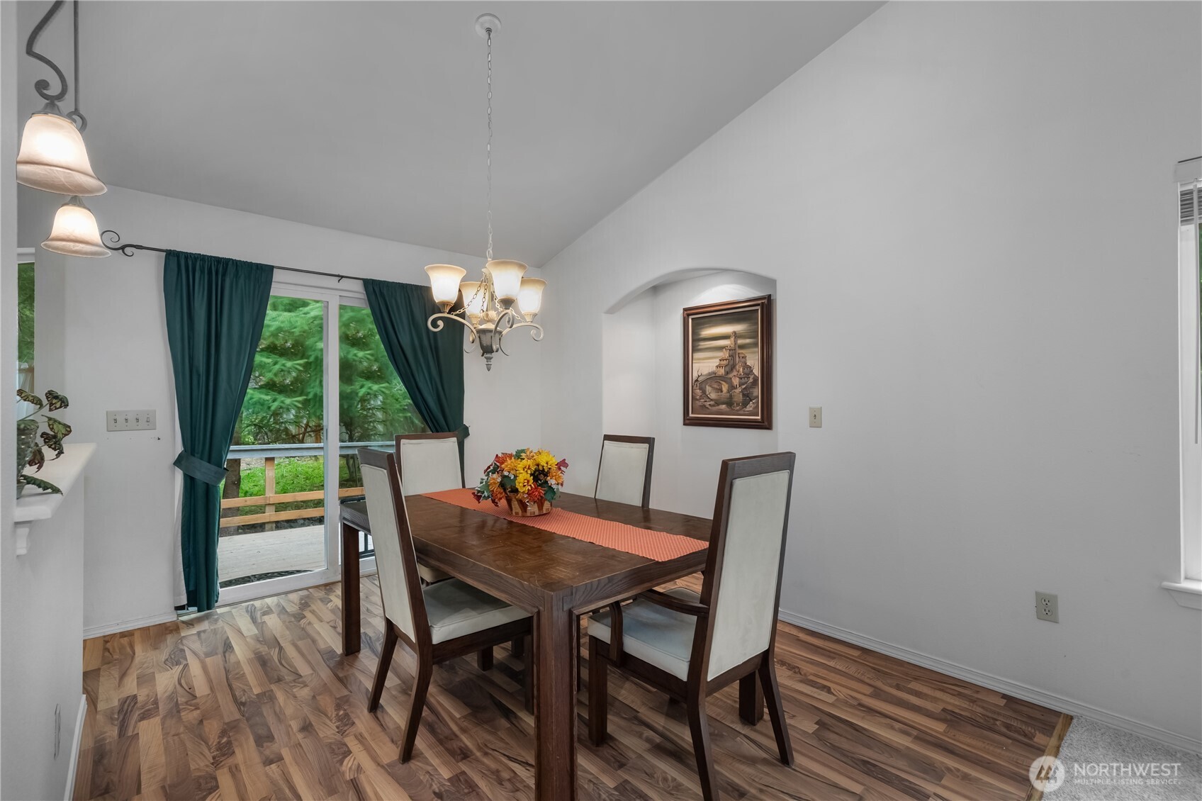 240 E Aycliffe Drive Property Photo 8