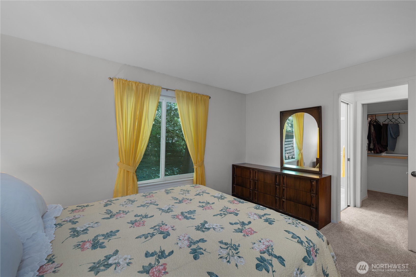 240 E Aycliffe Drive Property Photo 11