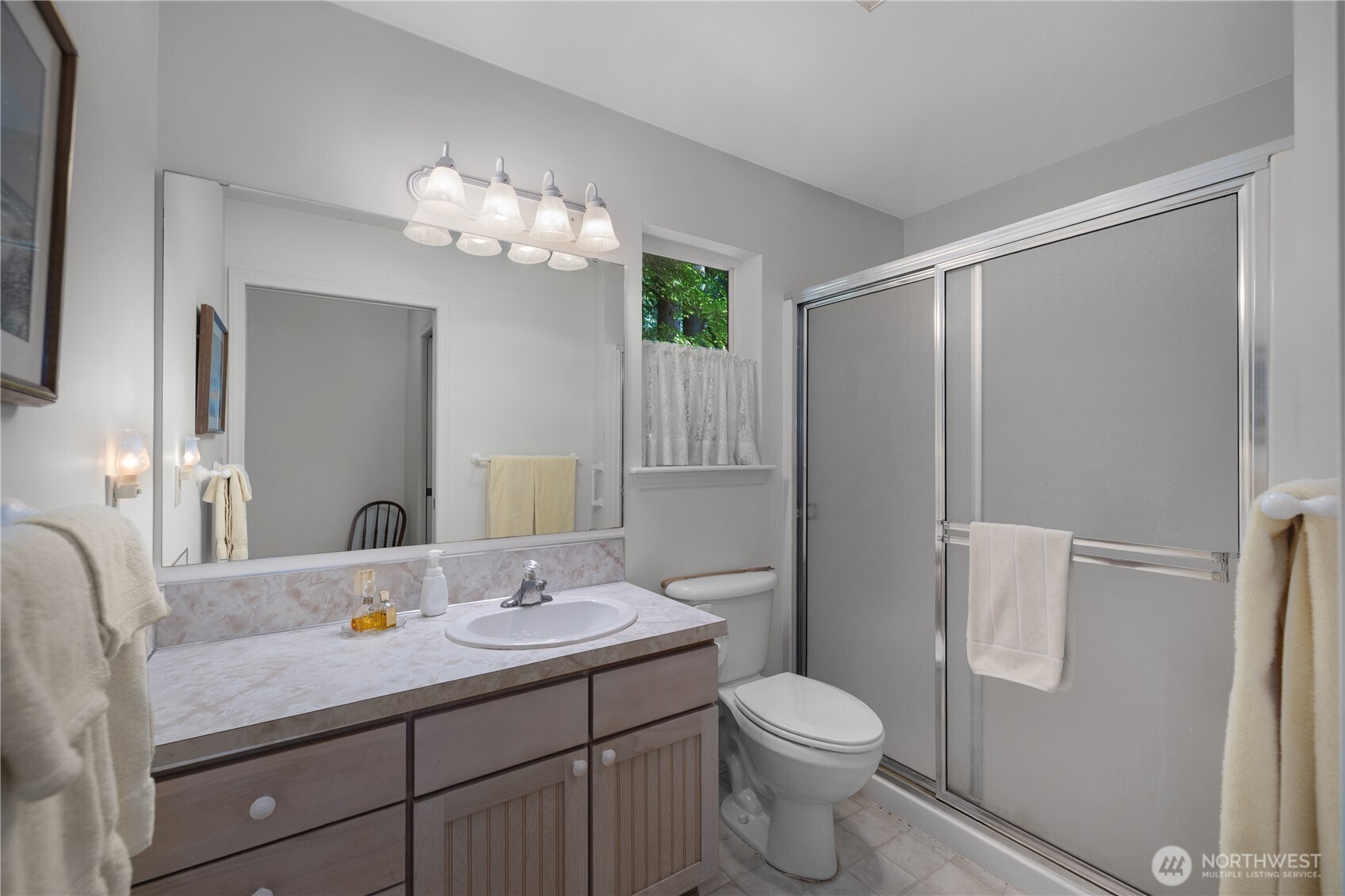 240 E Aycliffe Drive Property Photo 13