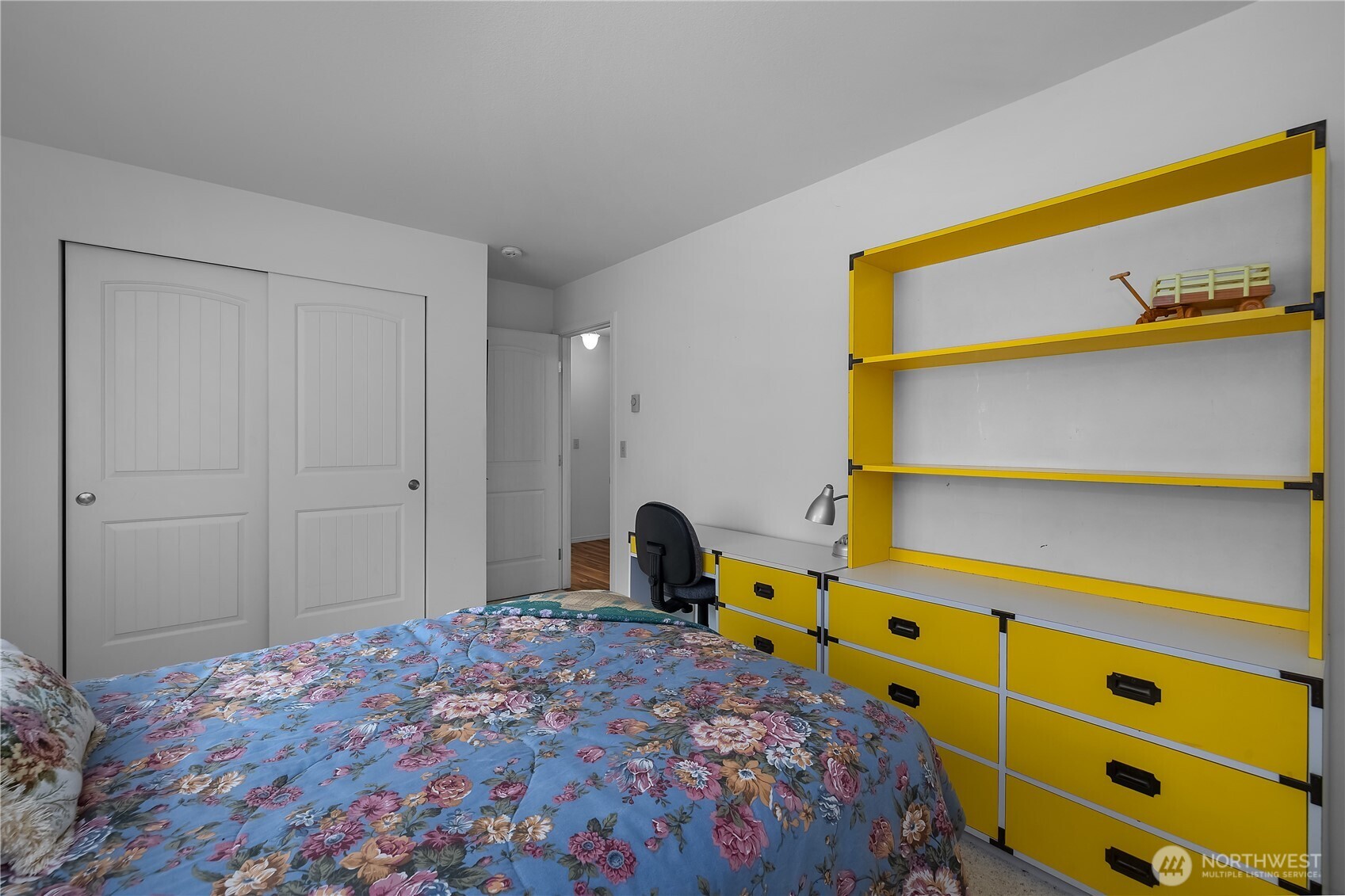 240 E Aycliffe Drive Property Photo 16