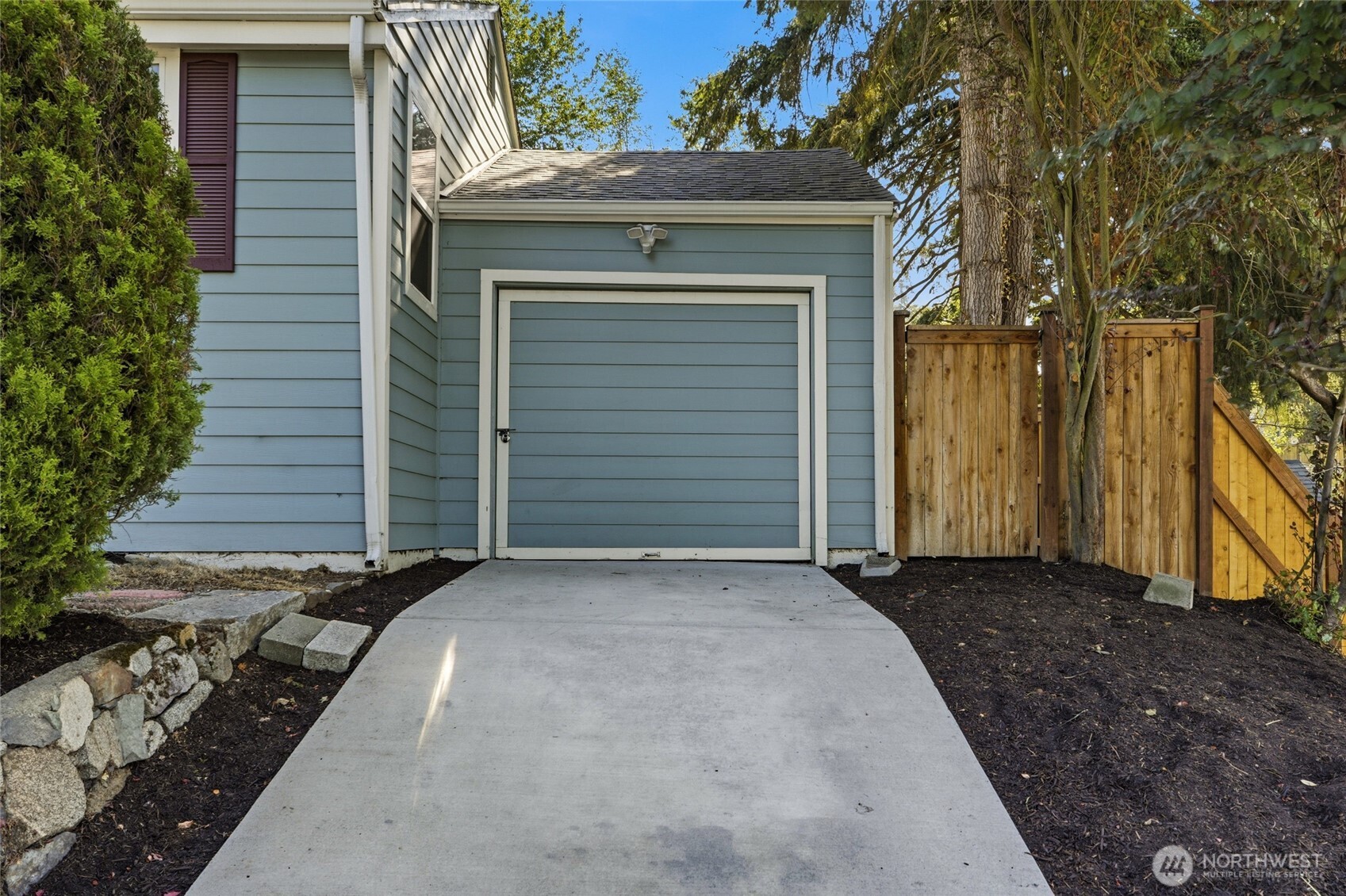 512 Bronson Place Property Photo 33