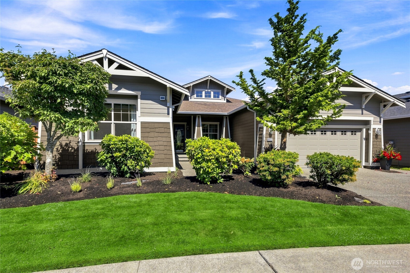 8633 Bainbridge Loop Property Photo 1