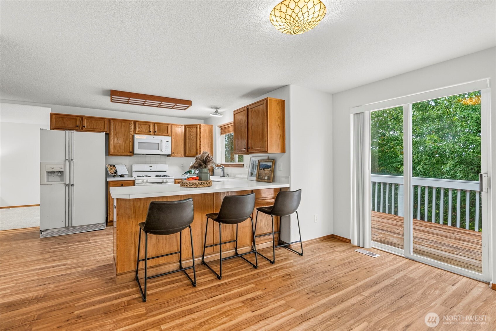 1247 E Pioneer Loop Property Photo 8