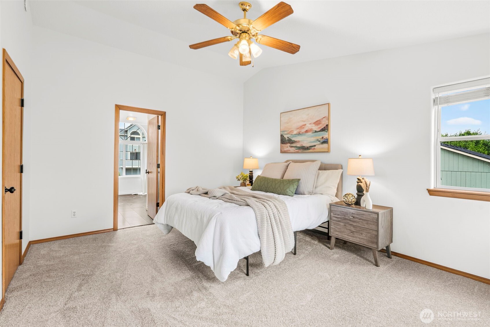 1247 E Pioneer Loop Property Photo 11