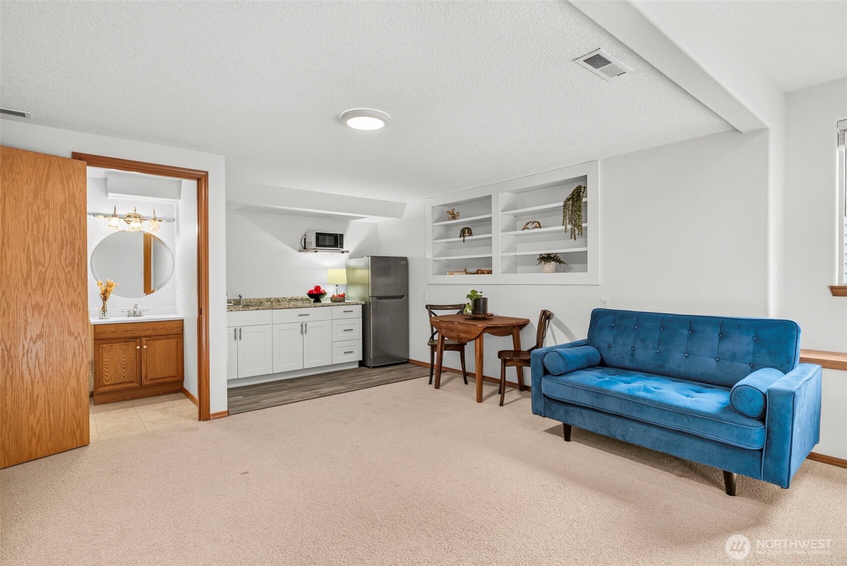 1247 E Pioneer Loop Property Photo 18