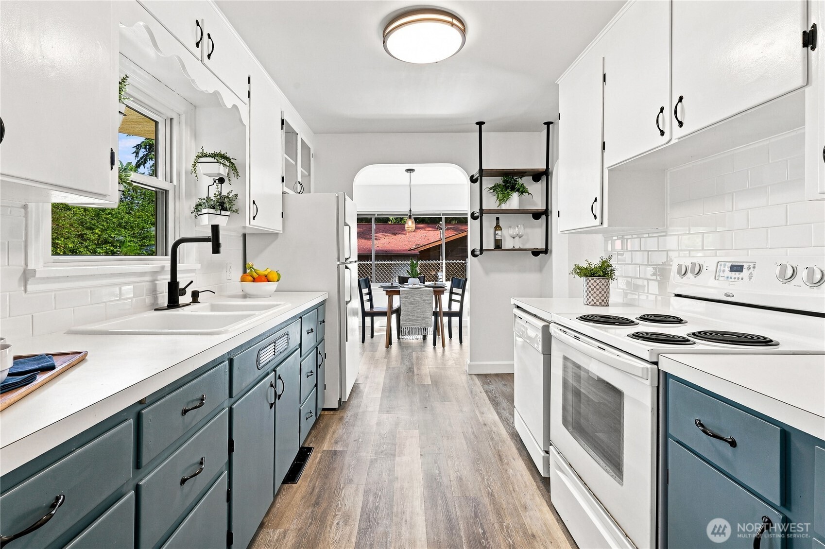 13087 Central Valley Road Property Photo 8
