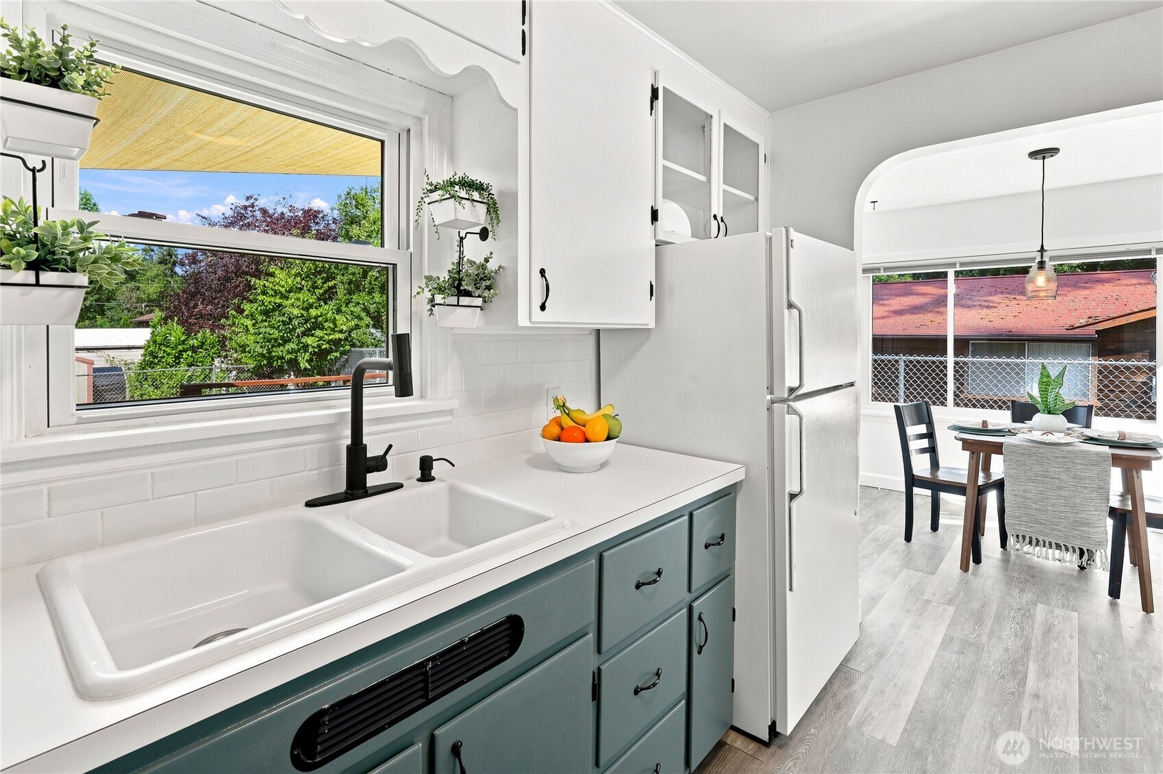 13087 Central Valley Road Property Photo 9