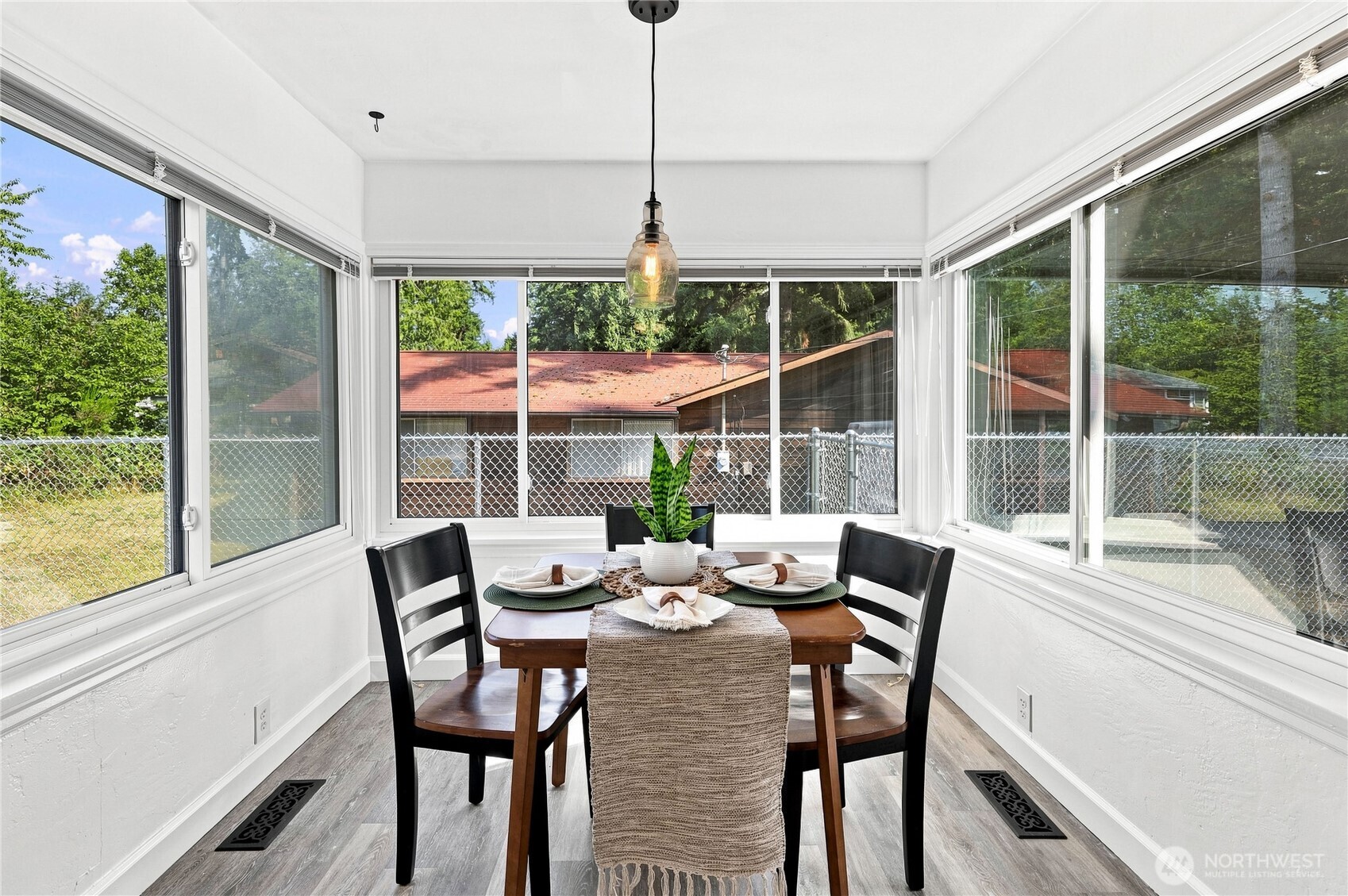 13087 Central Valley Road Property Photo 10