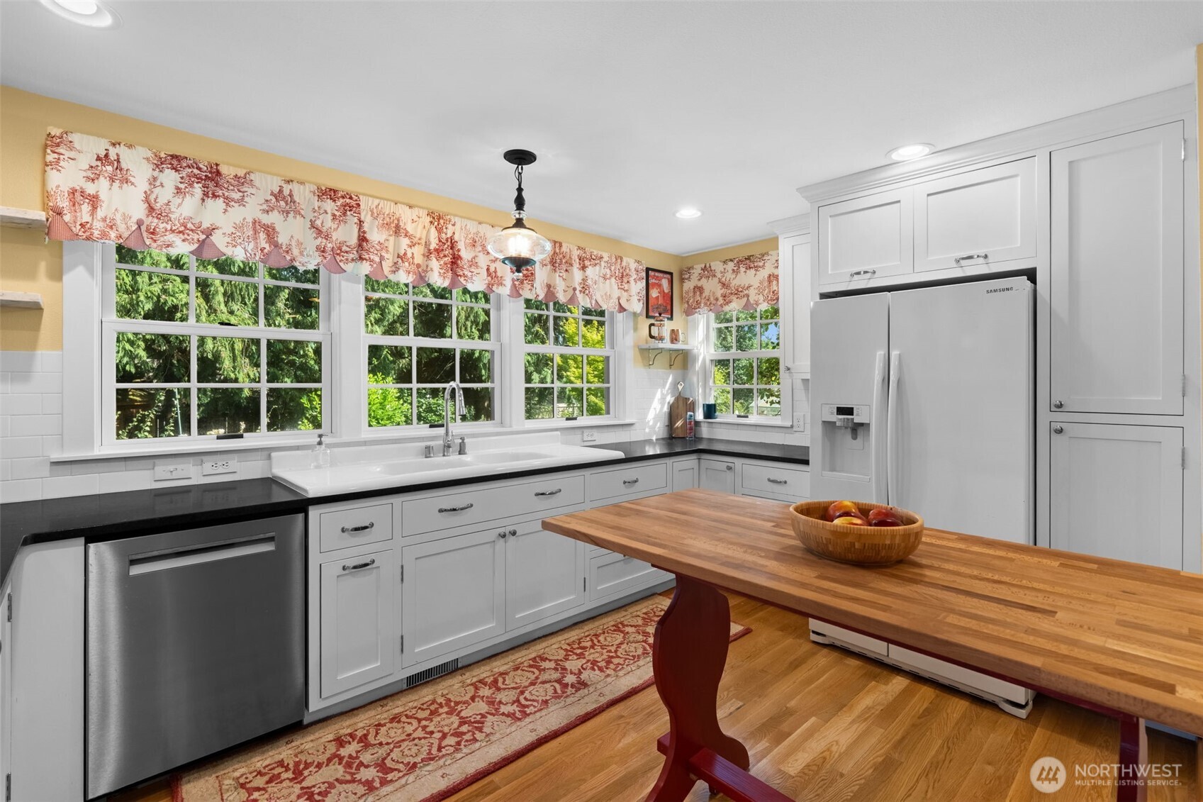 1867 Gossard St Property Photo 9