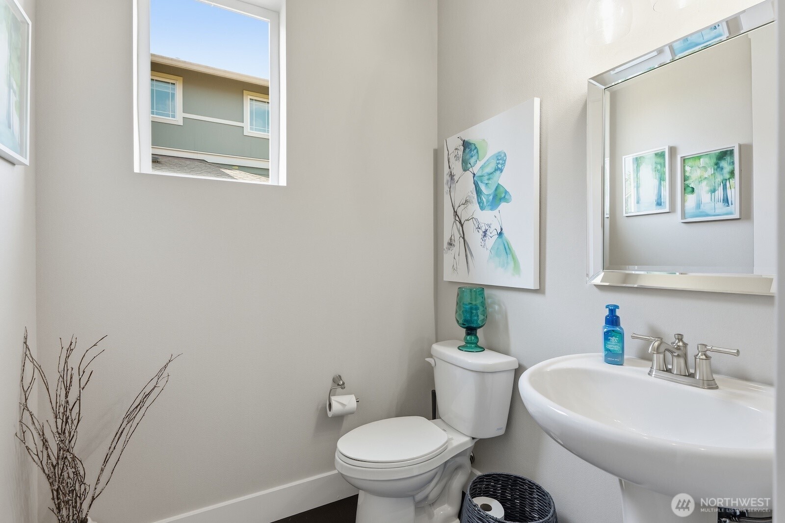 353 Zemp Way Property Photo 14