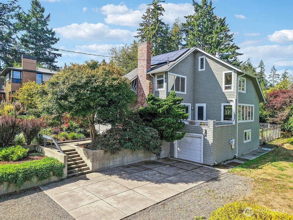 2021 Walnut Street Property Photo 2