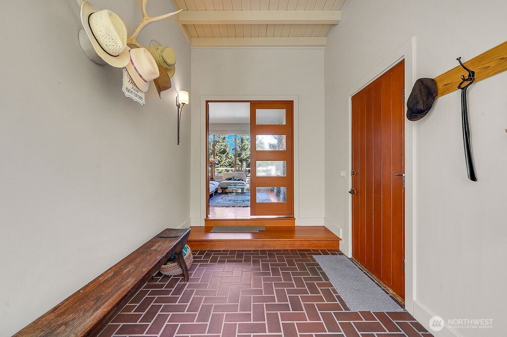 2021 Walnut Street Property Photo 4