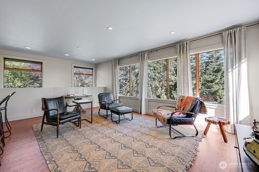 2021 Walnut Street Property Photo 9