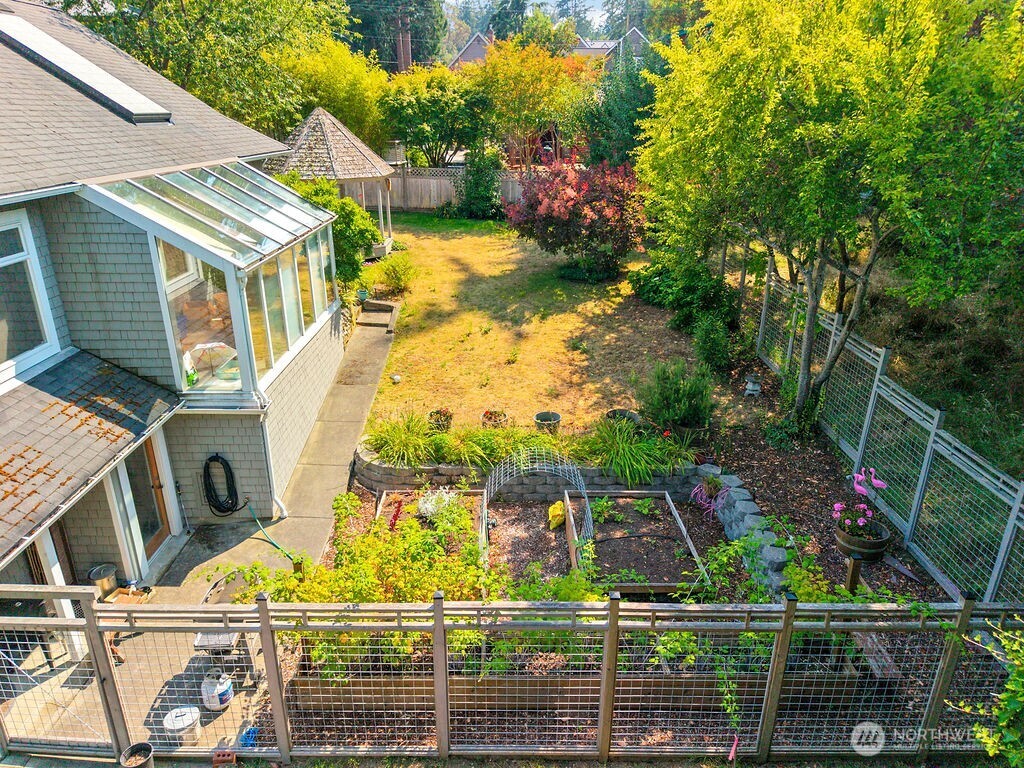 2021 Walnut Street Property Photo 34