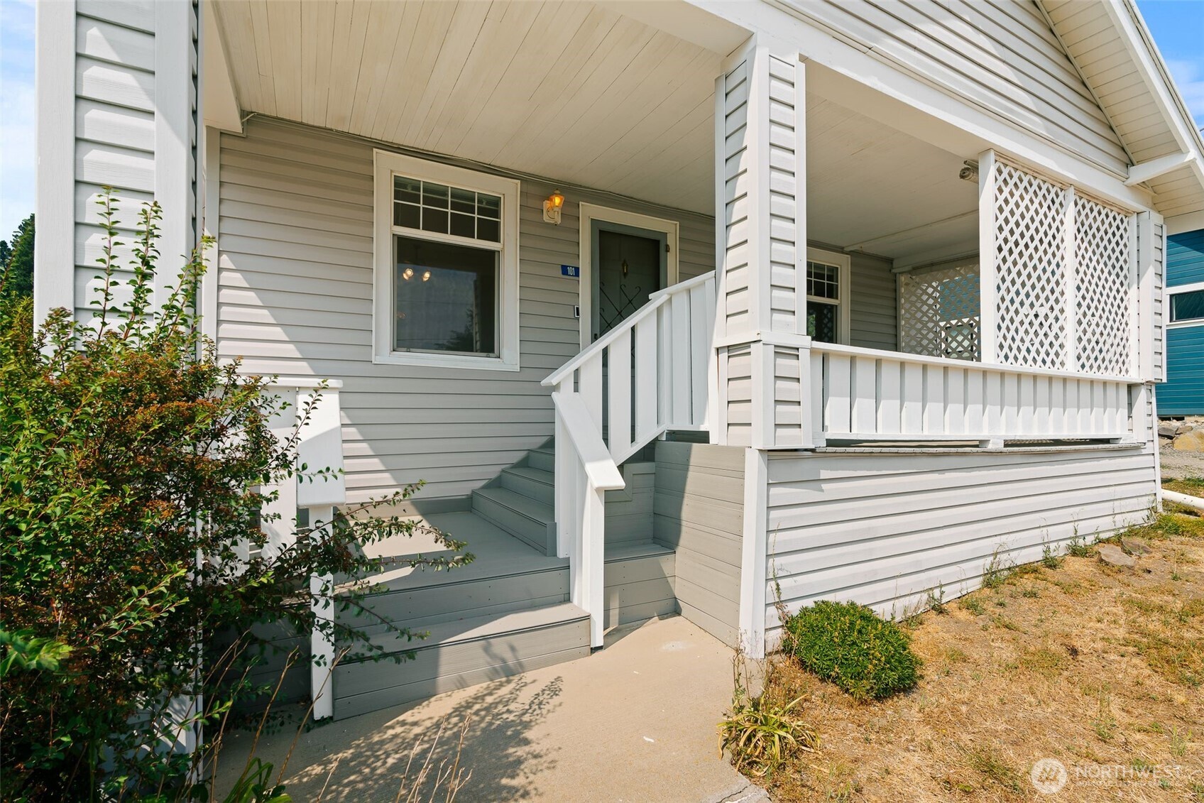 101 E Utah Avenue Property Photo 5