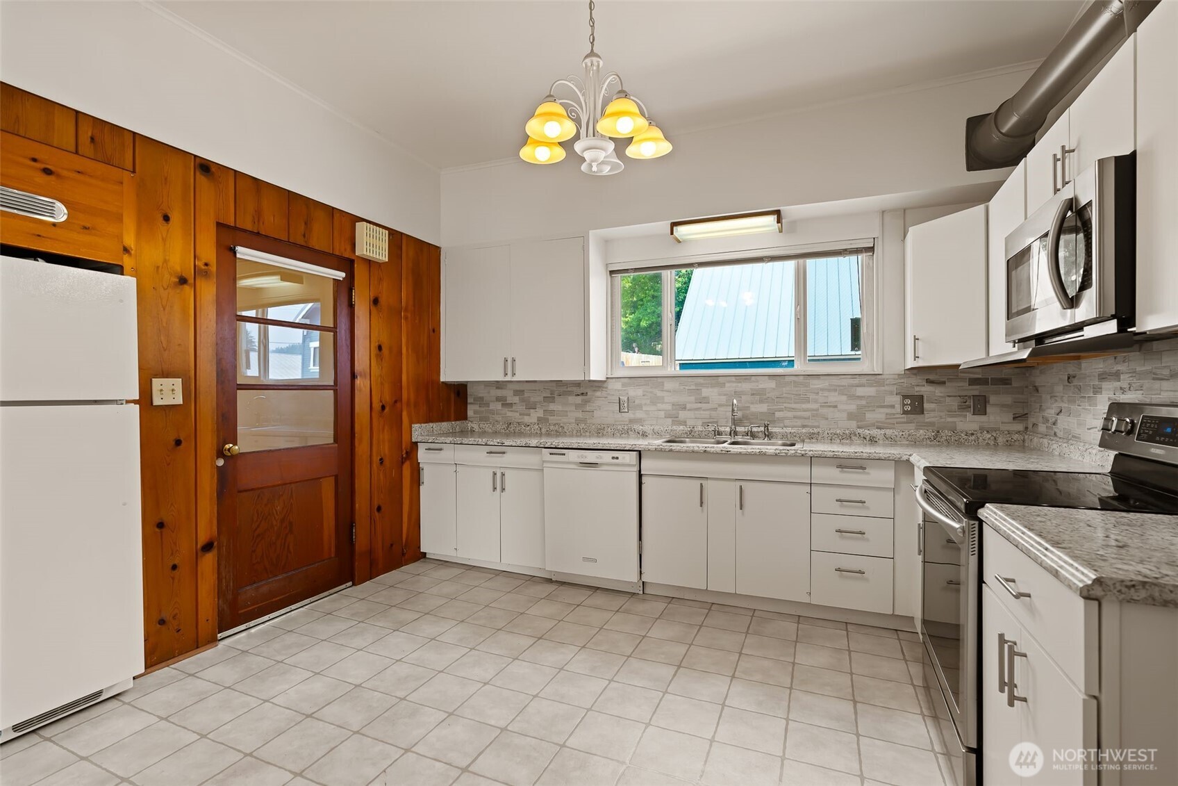 101 E Utah Avenue Property Photo 10