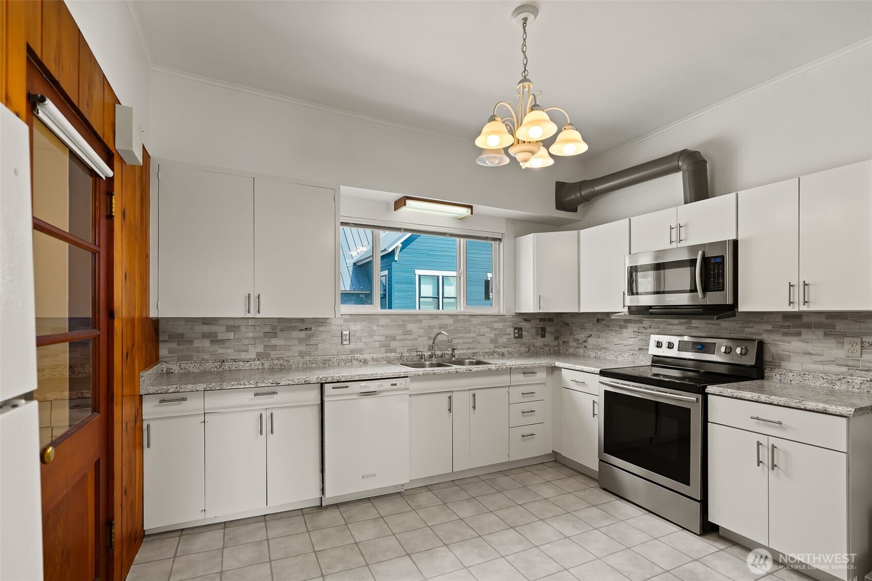 101 E Utah Avenue Property Photo 12
