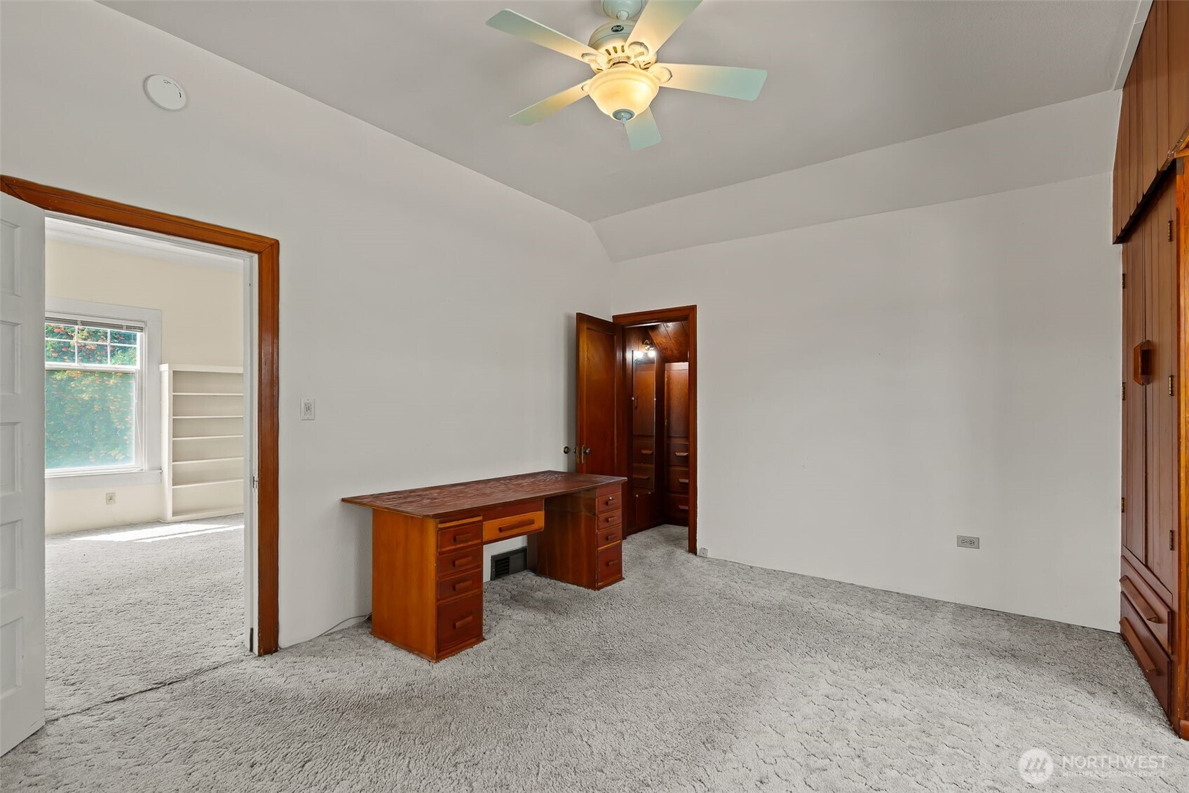 101 E Utah Avenue Property Photo 18