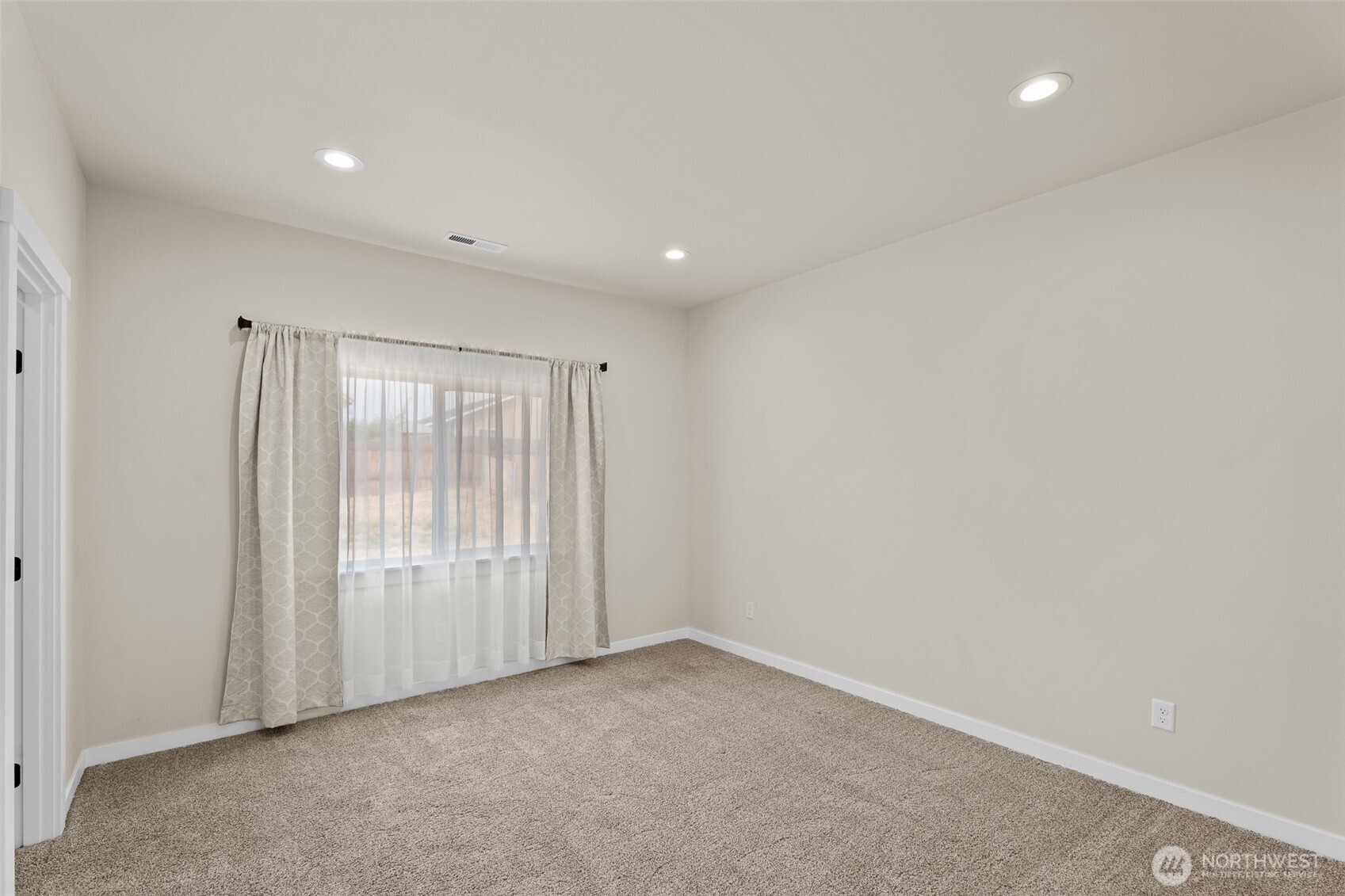 158 Saratoga Ln Property Photo 18
