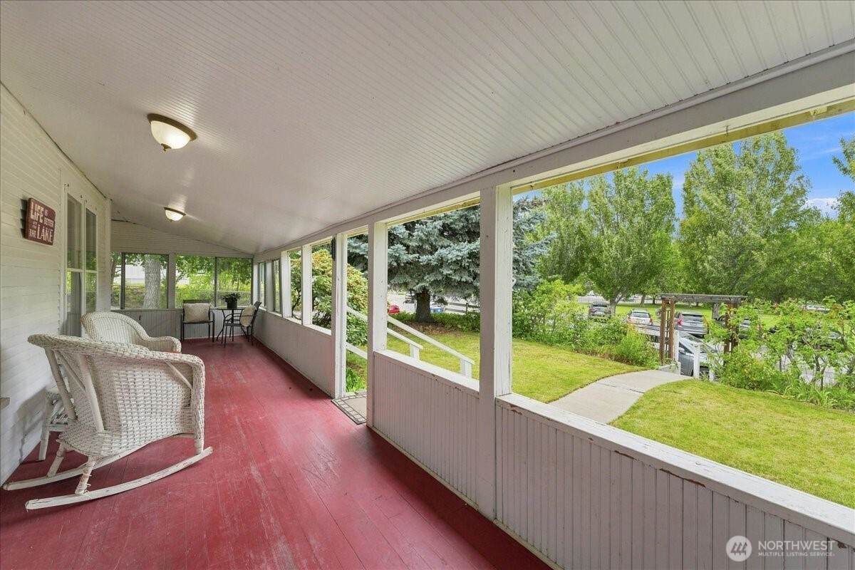 116 E Farnham Avenue Property Photo 6