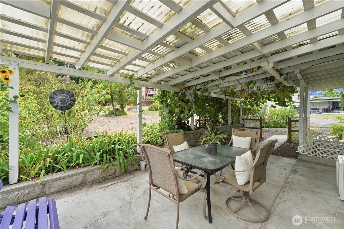 116 E Farnham Avenue Property Photo 15