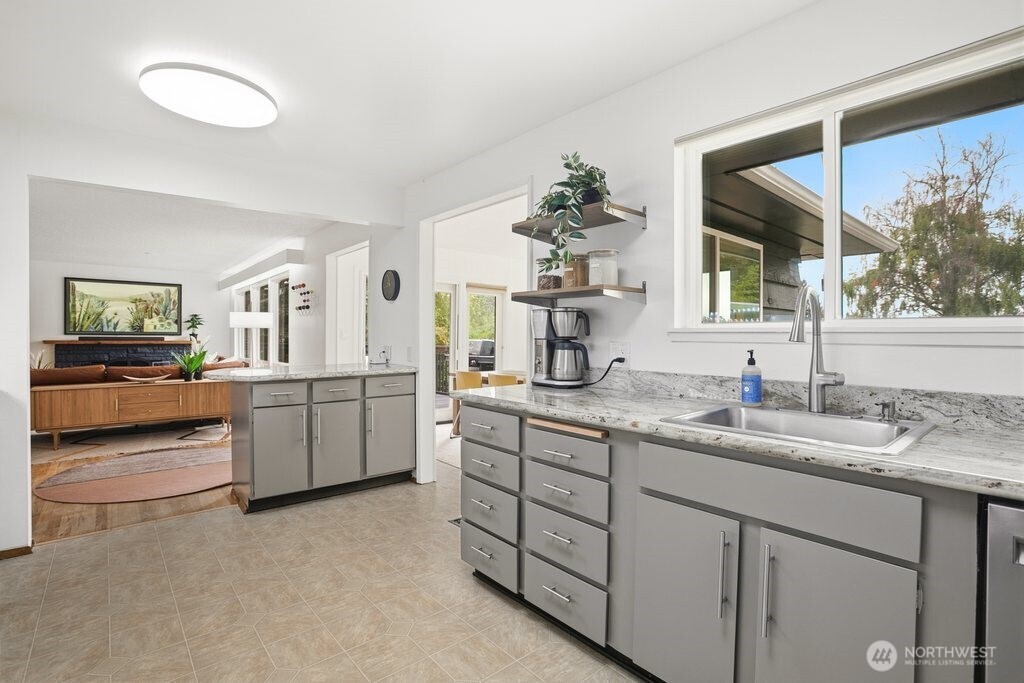 16601 8th Avenue Property Photo 9
