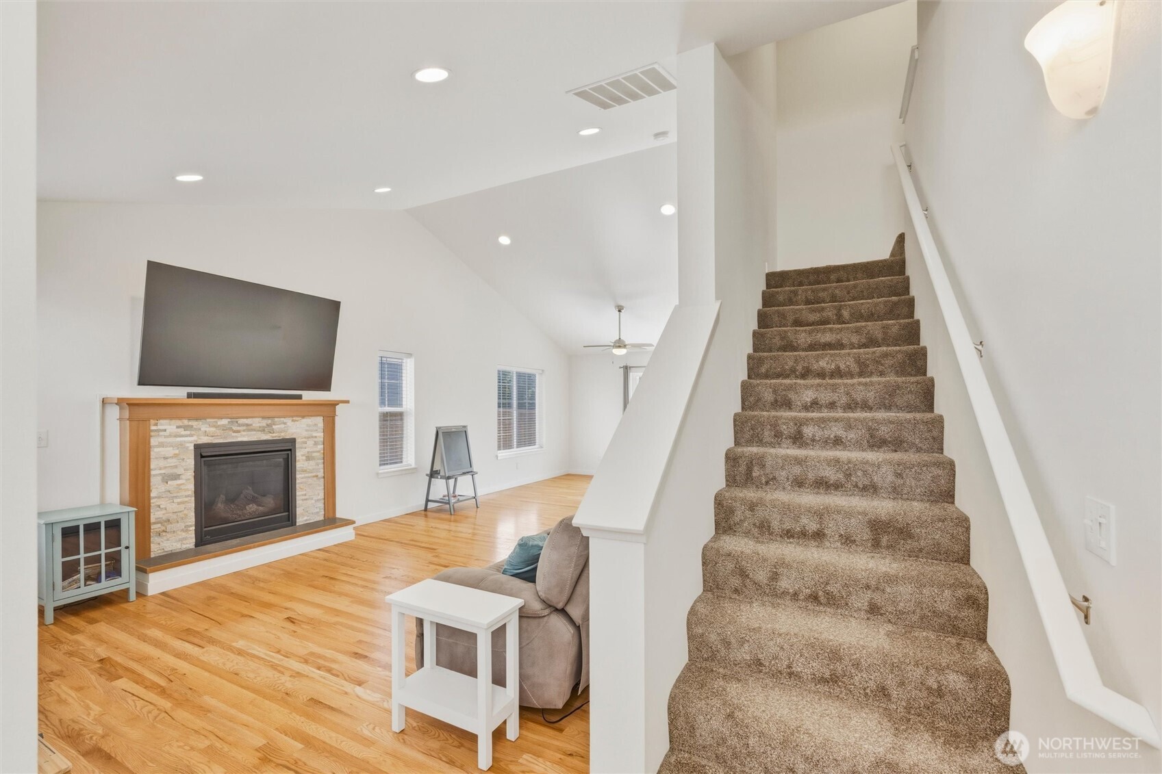 2044 Brome Street Property Photo 4