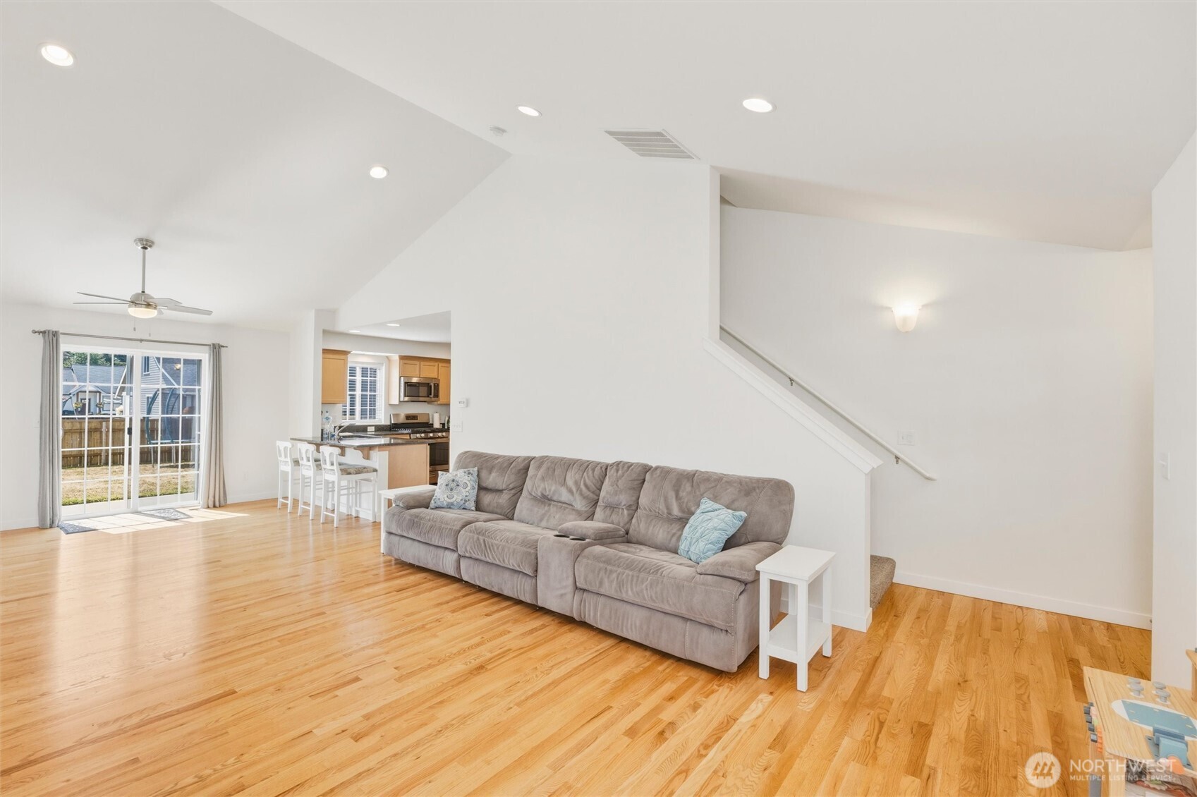 2044 Brome Street Property Photo 6