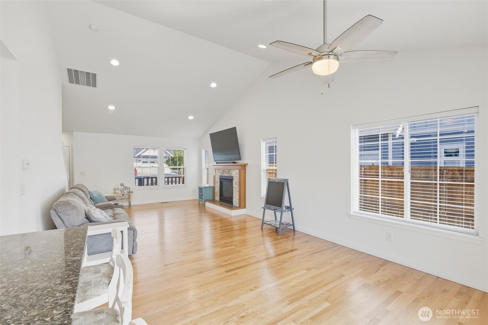 2044 Brome Street Property Photo 7