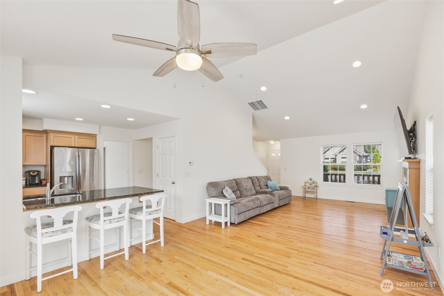 2044 Brome Street Property Photo 8