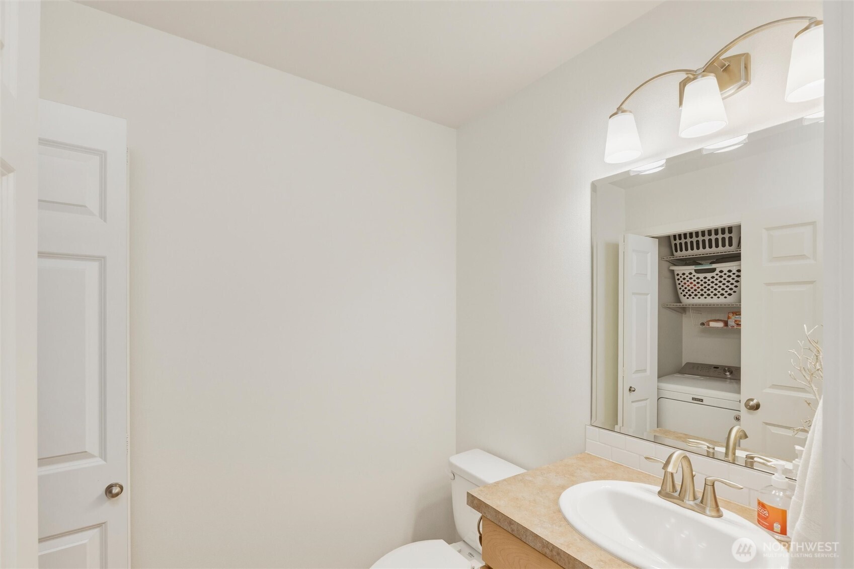 2044 Brome Street Property Photo 13