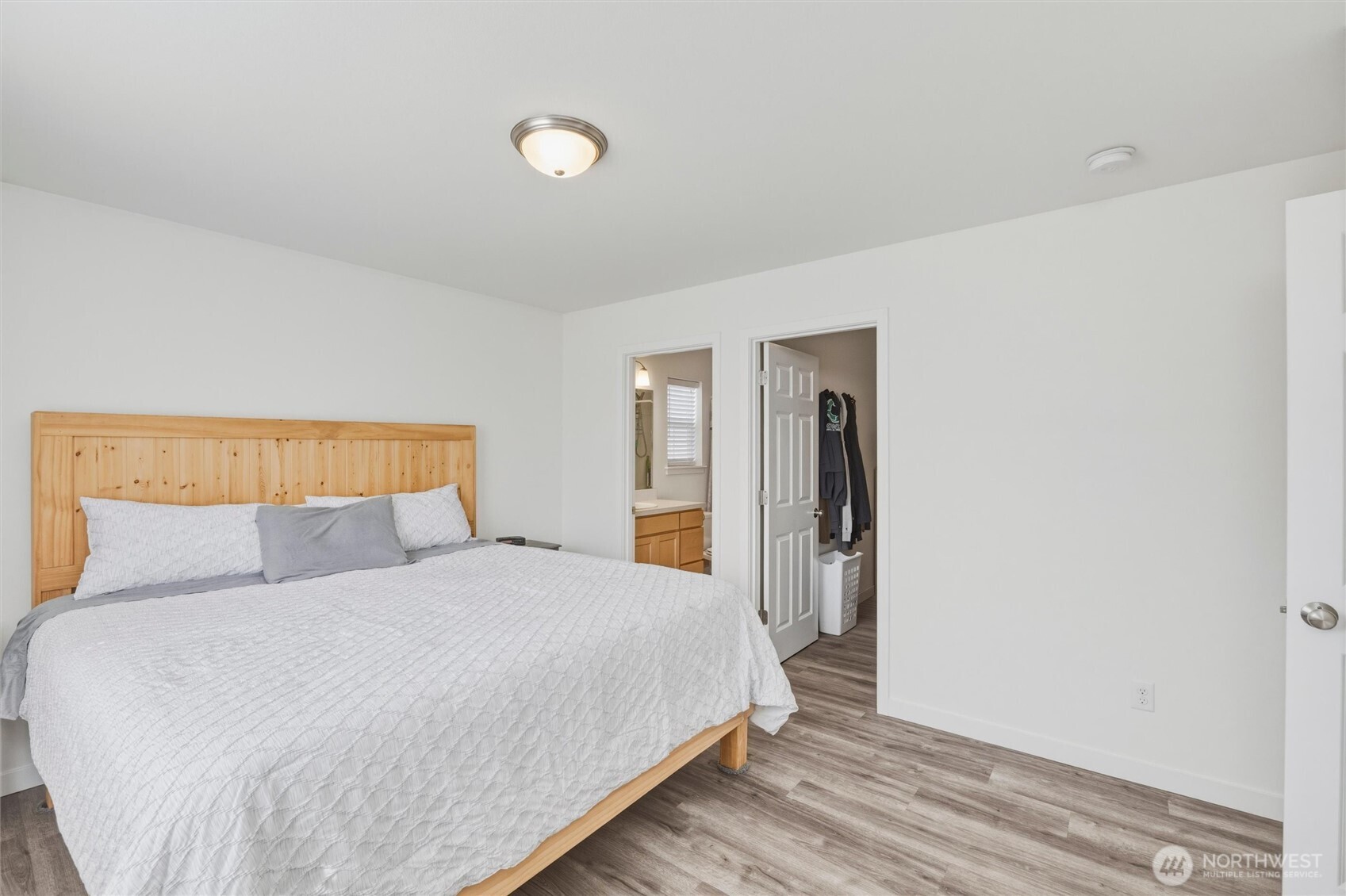 2044 Brome Street Property Photo 16