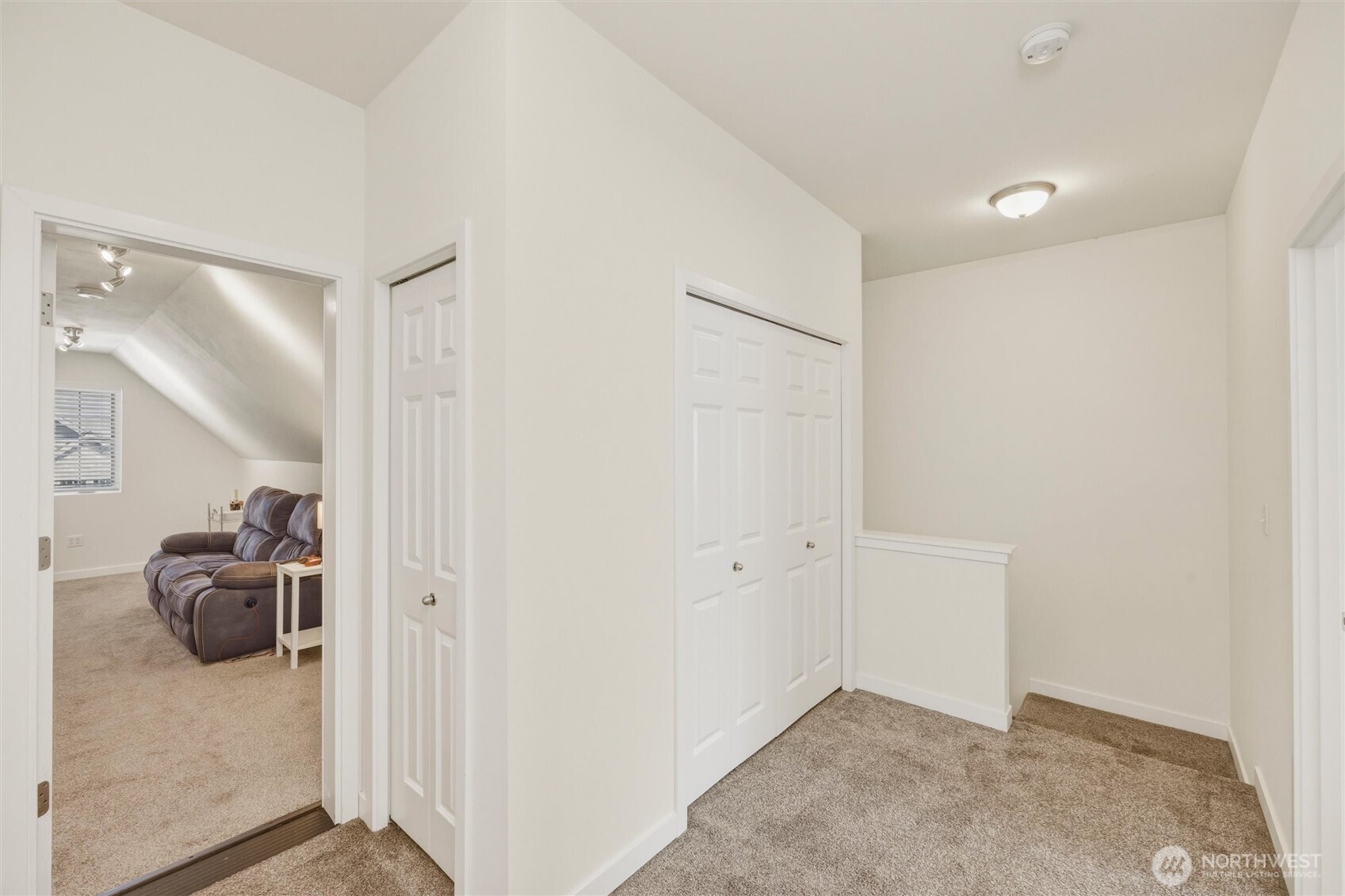 2044 Brome Street Property Photo 28