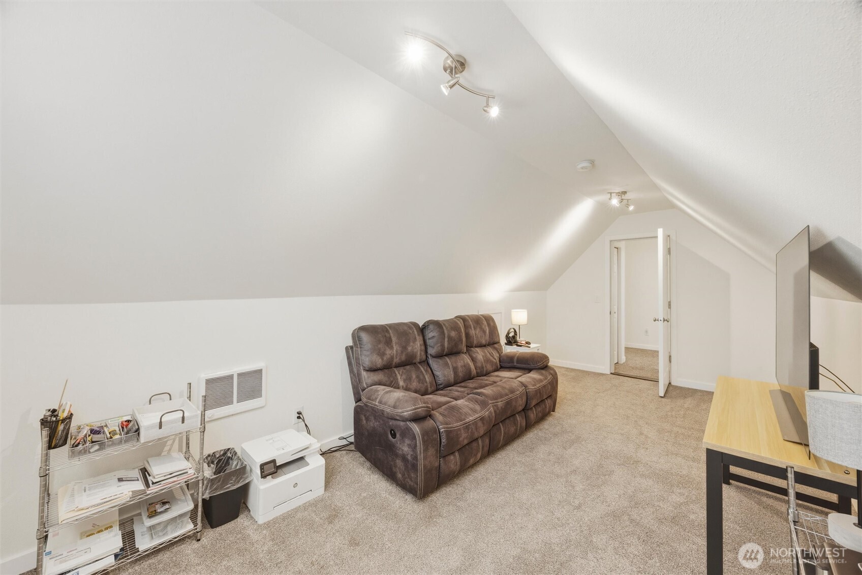 2044 Brome Street Property Photo 31